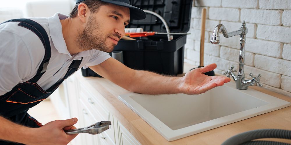 Faire appel à un professionnel pour les fuites importantes